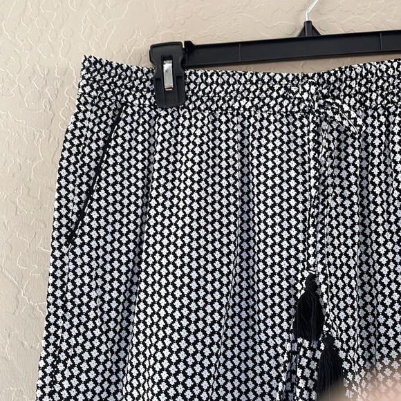 Ana Black and White‎ Pull On Shorts - Picture 3 of 5